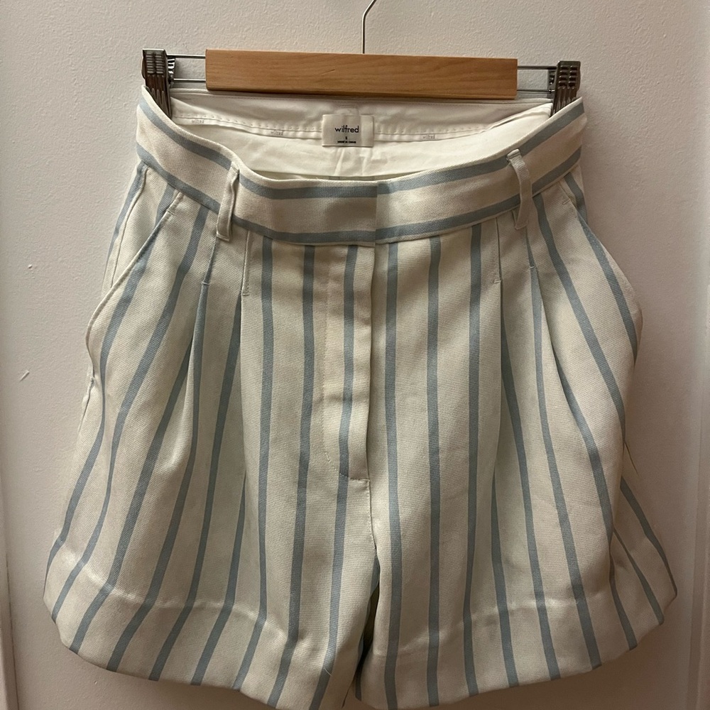 Aritzia Wilfred Labyrinth Short in size 6